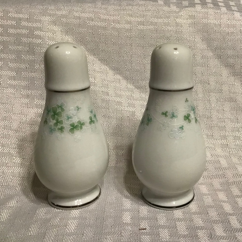 Noritake Ireland Shamrock shakers